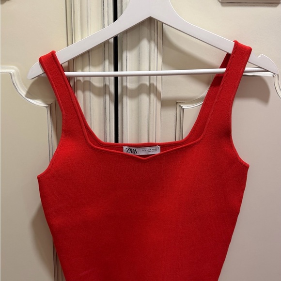 Zara Set Red Short Sleeve Sweater and Tank Top - Picture 7 of 8